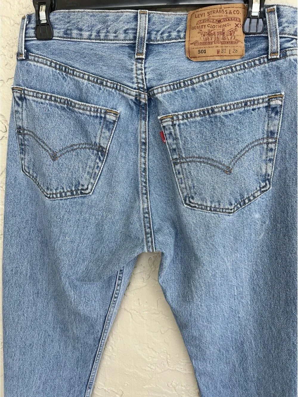 Levis excellent actual